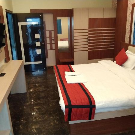 Hotel Delight Deluxe Pipra Dewās Dış mekan fotoğraf