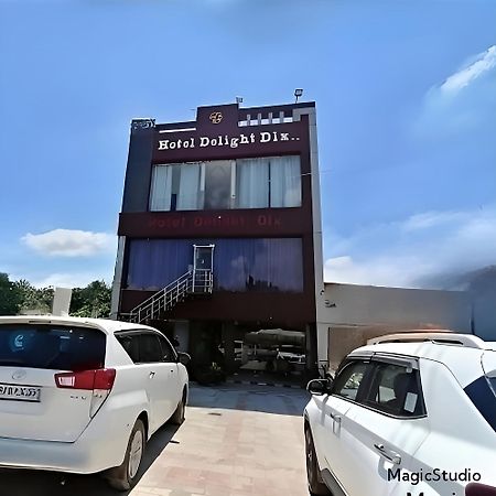Hotel Delight Deluxe Pipra Dewās Dış mekan fotoğraf