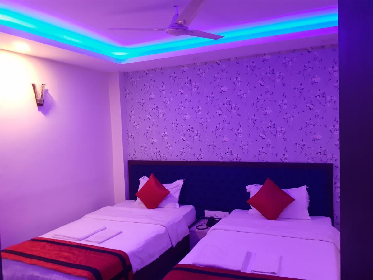Hotel Delight Deluxe Pipra Dewās Dış mekan fotoğraf