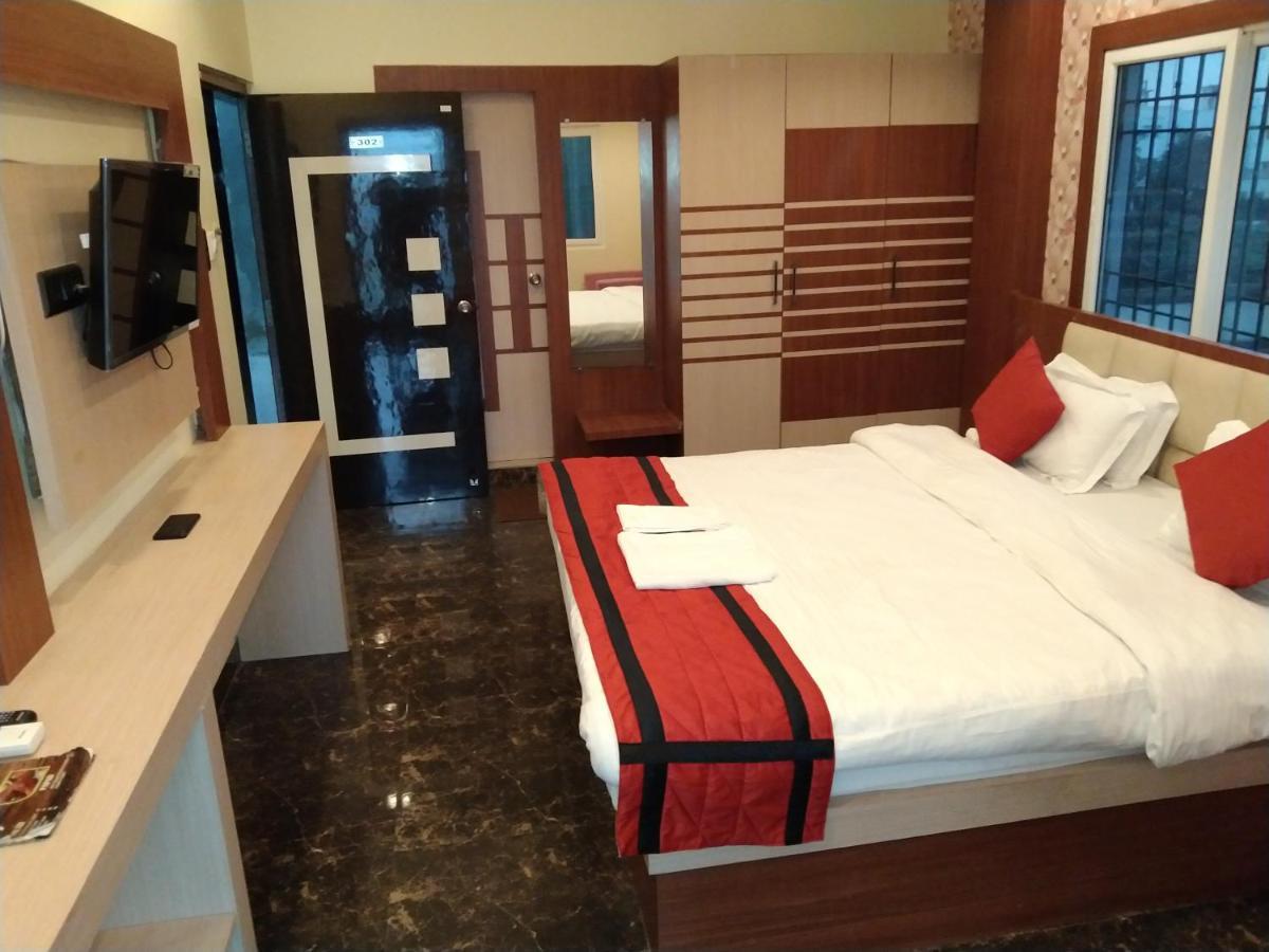 Hotel Delight Deluxe Pipra Dewās Dış mekan fotoğraf