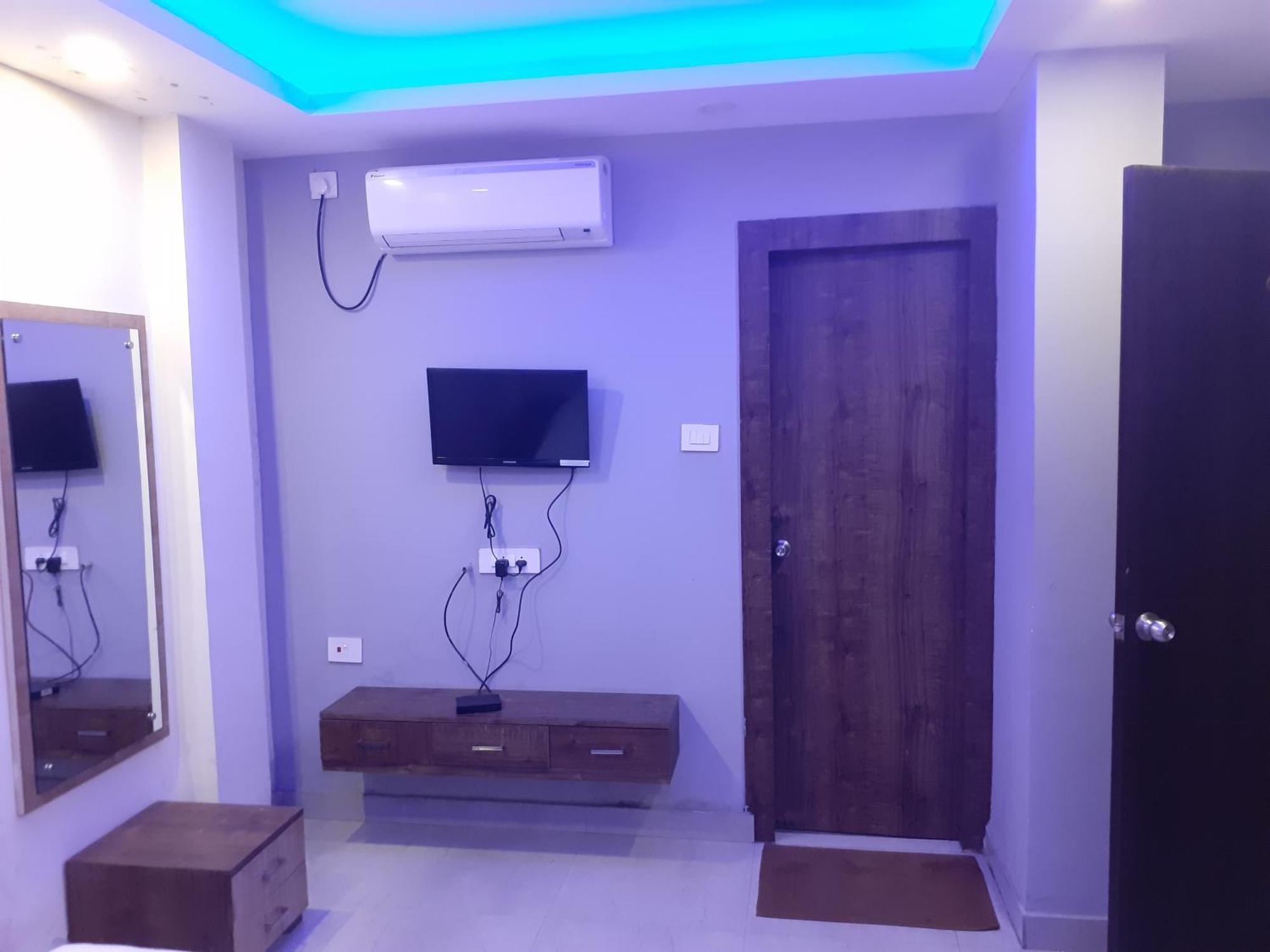 Hotel Delight Deluxe Pipra Dewās Oda fotoğraf