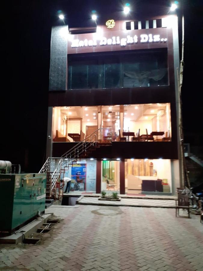 Hotel Delight Deluxe Pipra Dewās Dış mekan fotoğraf